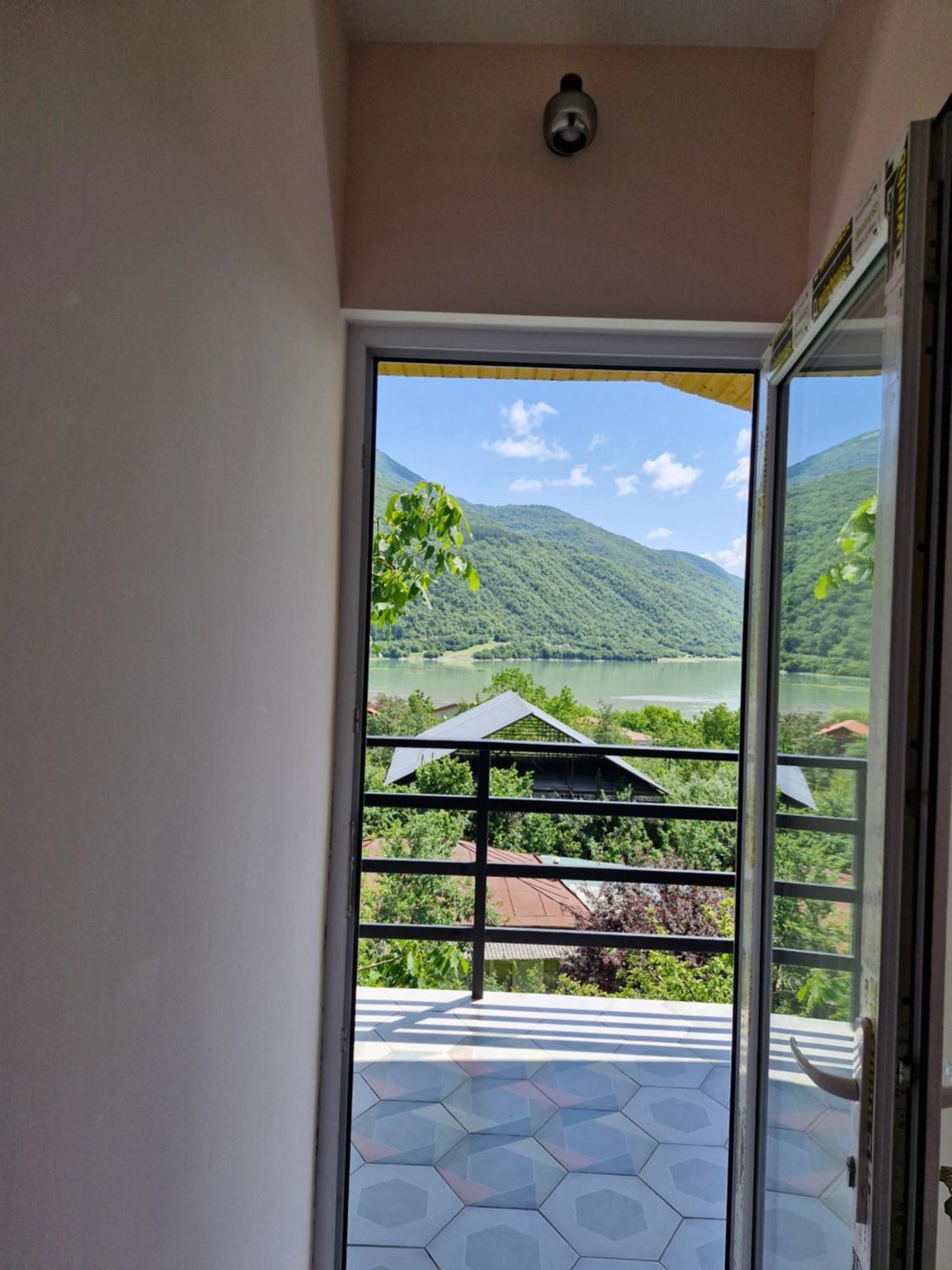 Ananuri Veranda- Hotel Guest House Екстериор снимка