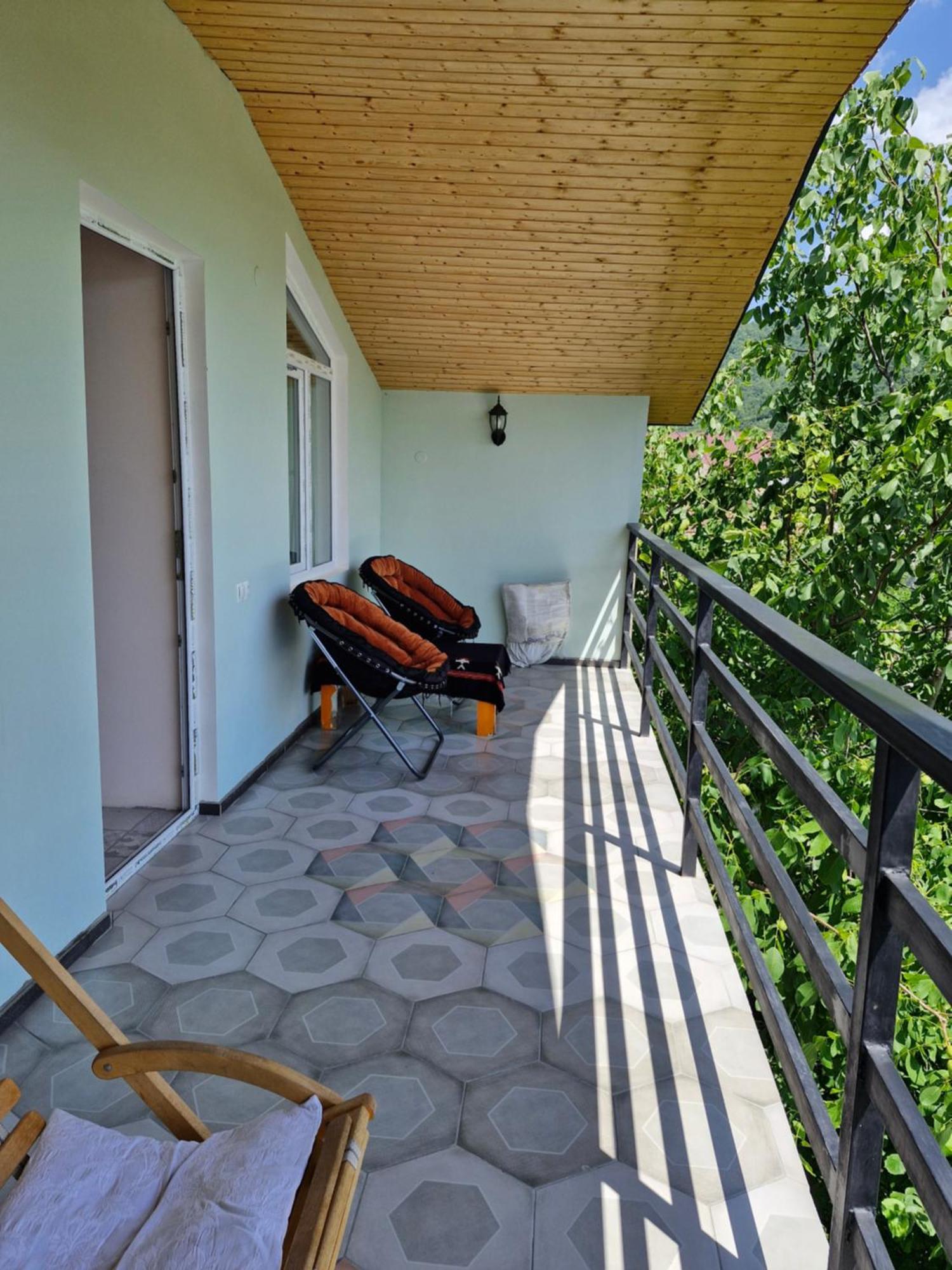 Ananuri Veranda- Hotel Guest House Екстериор снимка