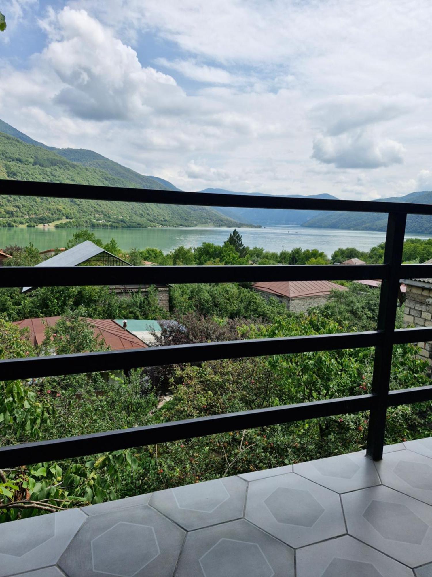 Ananuri Veranda- Hotel Guest House Екстериор снимка